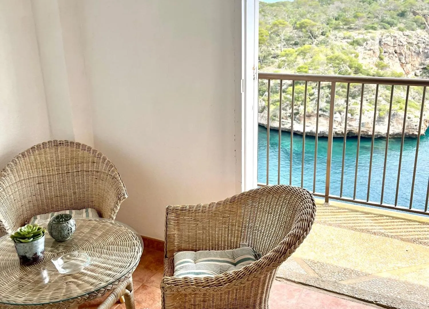 Hostal Restaurante Cala Cala Figuera  Pensión Cala Figuera (Mallorca)
