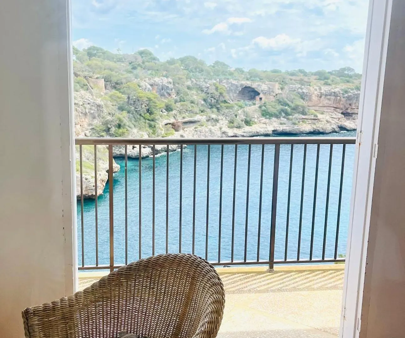 Pensión Hostal Restaurante Cala Cala Figuera